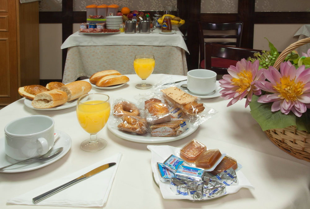 El desayuno del hotel es muy variado, con opciones sin gluten para celiacos
